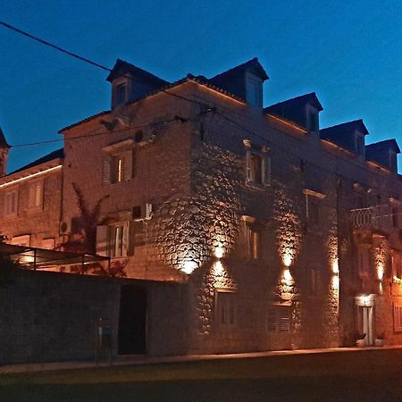 Carol Rooms Трогир Екстериор снимка