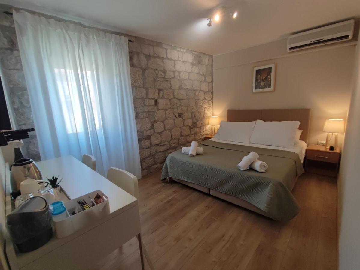Carol Rooms Трогир Екстериор снимка