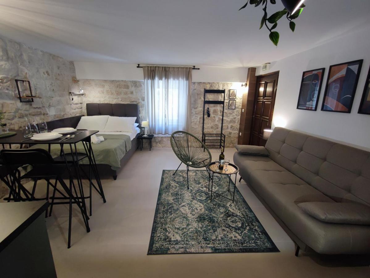 Carol Rooms Трогир Екстериор снимка