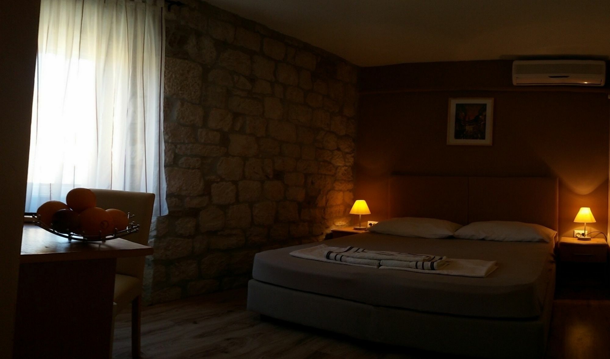 Carol Rooms Трогир Екстериор снимка